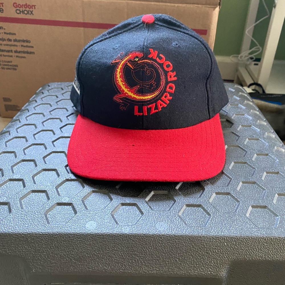 Marlboro Lizard Rock Black and Red Cap